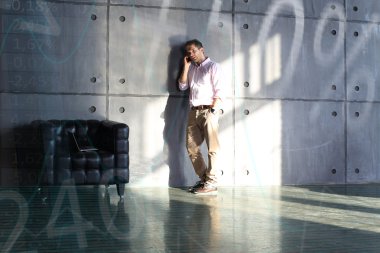 Bilgisayarlı iş adamı