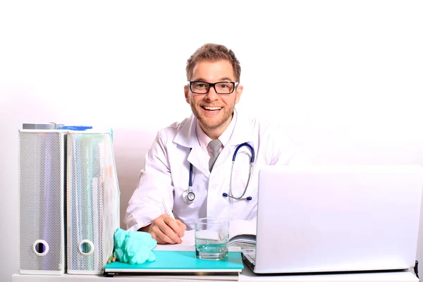 Médico en consultorio médico — Foto de Stock