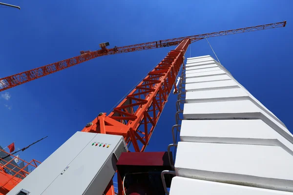 Guindaste torre de construção — Fotografia de Stock