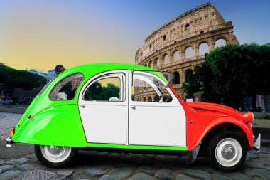 Sarı eski model araba 