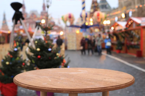 Holztisch — Stockfoto