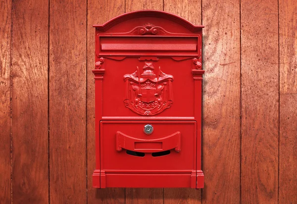 Caixa de correio vermelha — Fotografia de Stock