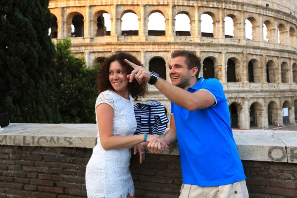 Par på Colosseum — Stockfoto