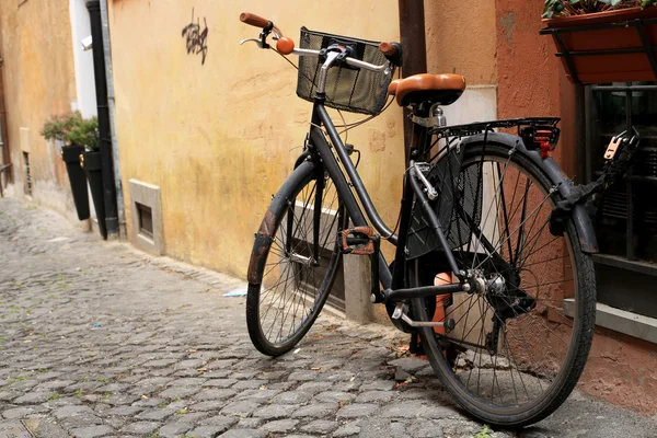 Black classic bicycle — Stock Photo, Image
