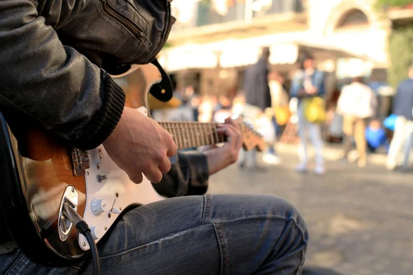 Un musicista di strada — Foto Stock