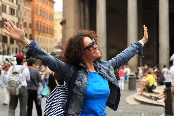로마에 있는 여자 — 스톡 사진
