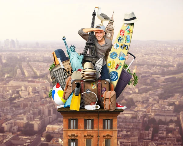 Turista na střeše se zavazadly — Stock fotografie