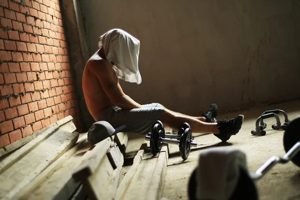 Adam jimnastik salonu