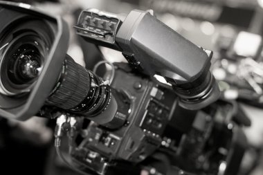 Profesyoneller için video kamera