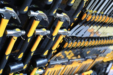 Çekiç ve diğer inşaatı işi