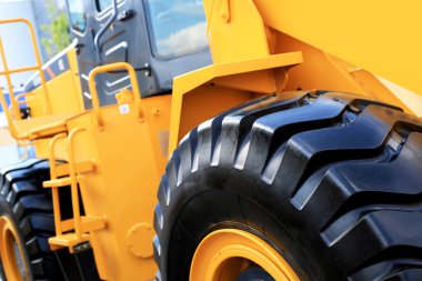 büyük sarı buldozer