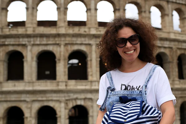 Beautiful girl in Rome — Stock Photo, Image