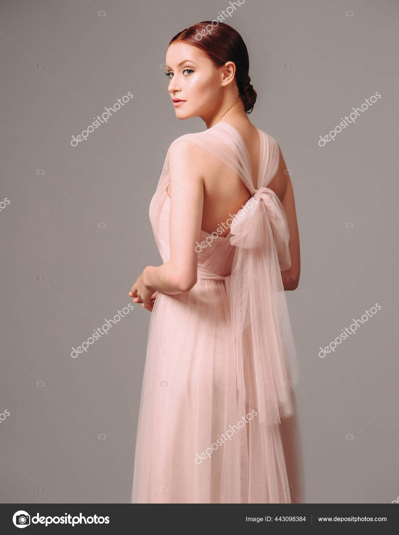 Elegante Vestido Moscato Con Hermoso Noche Rosa: fotografía de stock © Stylish_Pics #443098384 |