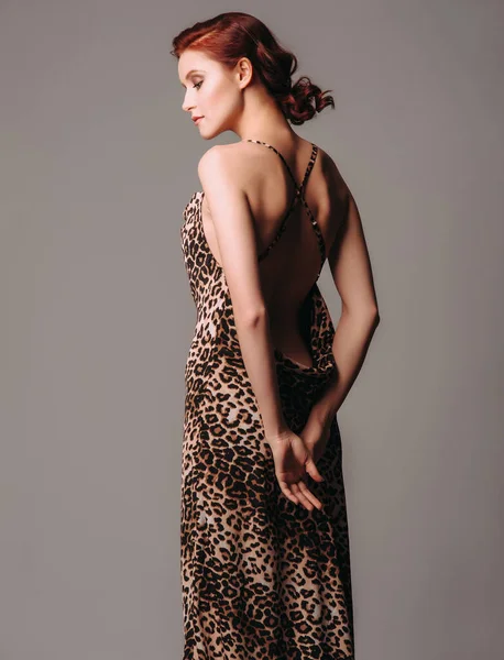 Dia Dos Namorados Olhar Ideia Mulher Gengibre Sexy Vestido Leopardo — Fotografia de Stock
