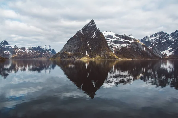 Norsko Hora Ostrovech Lofoten Přírodní Skandinávská Krajina Místo Pro Text — Stock fotografie