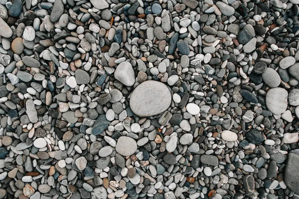 彩色石头的碎石图案 摘要天然卵石背景 石头背景 海燕海滩 — 图库照片