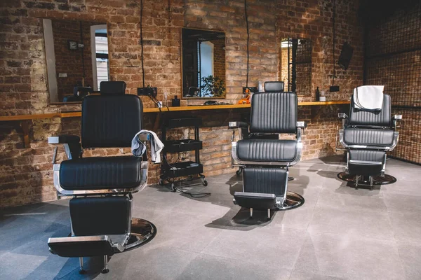 Sillón Barbería Barbería Para Hombres Sillas Vacías Barbería Estilo Retro — Foto de Stock