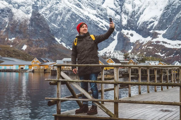 Traveler Man Taking Self Portrait Smartphone Background Snowy Mountains Rocks — Stock Photo, Image