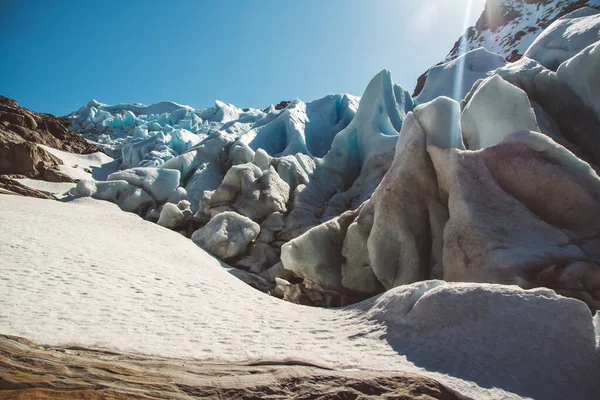 Prachtig Landschap Bergen Gletsjer Svartisen Landschap Noorwegen Scandinavische Natuur Oriëntatiepunten — Stockfoto