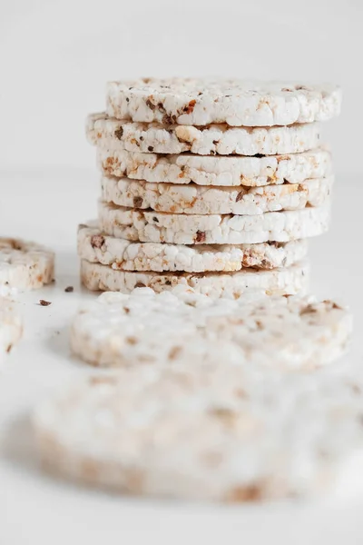 Croustilles Alimentation Ronde Sur Fond Blanc Pain Céréalier Rond Aliments — Photo