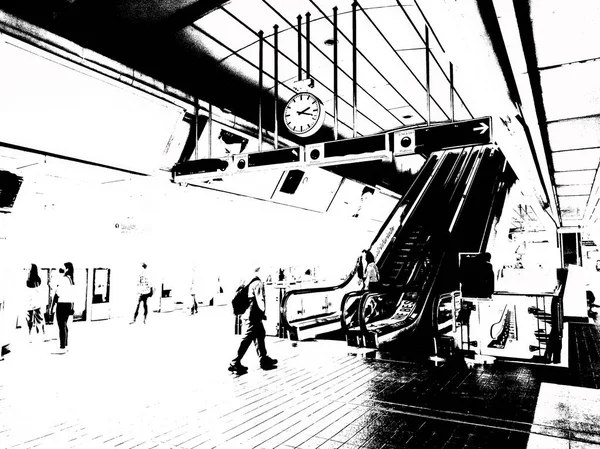 地铁站及城市旅客的景观黑白照片 — 图库照片