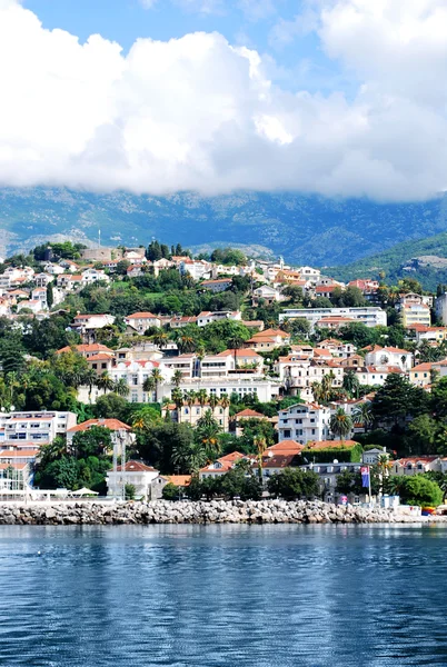 dağlarda şehrine Akdeniz kıyılarının güzel Deniz Manzaralı