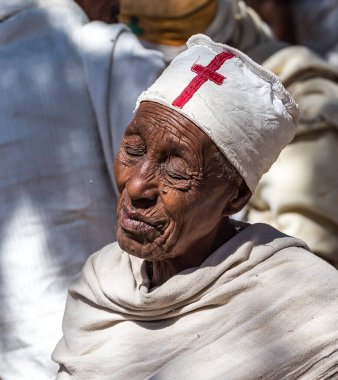Lalibela, Etiyopya - 13 Şubat 2020: Bet Maryam Kilisesi 'nde Etiyopya halkı, Lalibela, Etiyopya Afrika' da St. Mary Kilisesi