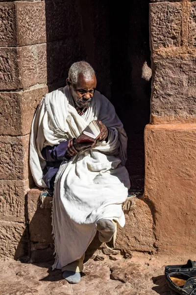 Lalibela Etiopía Febrero 2020 Pueblo Etíope Iglesia Bet Maryam Iglesia — Foto de Stock