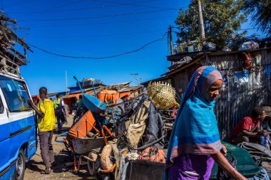 Addis Ababa, Etiyopya - 15 Şubat 2020: Addis Mercato, Etiyopya, Afrika 'nın en büyük pazarı.