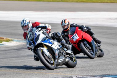 Hockenheim, Almanya - 27 Haziran 2019: Baden-Wurttemberg yarış merkezinde ya da Hockenheimring 'de motosiklet yarışı, Hockenheim şehrinde insanlar için bir yarış pisti