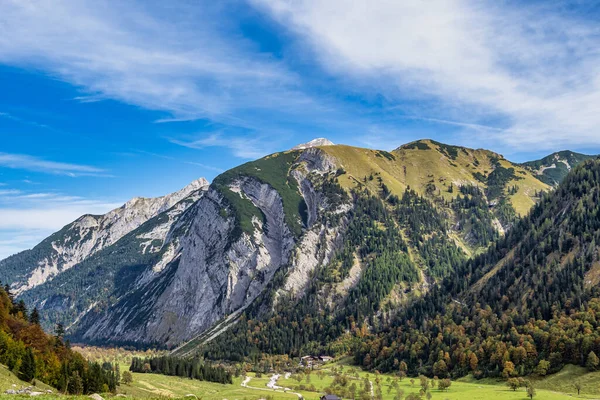 Ahornboden Daki Akçaağaç Ağaçlarının Sonbahar Manzarası Karwendel Dağları Tyrol Avusturya — Stok fotoğraf