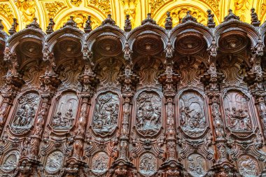 Cordoba 'daki Mezquita Katedrali' nde Pedro Duque Cornejo 'nun muhteşem korosu. Endülüs, İspanya