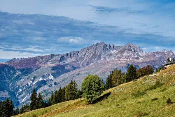 Alpejski Krajobraz Alp Francuskich Pobliżu Montvalezan Departamencie Savoie Auvergne Rhone — Zdjęcie stockowe
