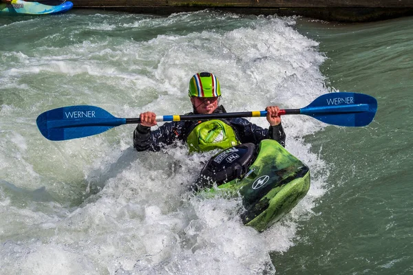 Augsburg Germania Giugno 2019 Kayak Whitewater Kayak Estremo Ragazzo Kayak — Foto Stock