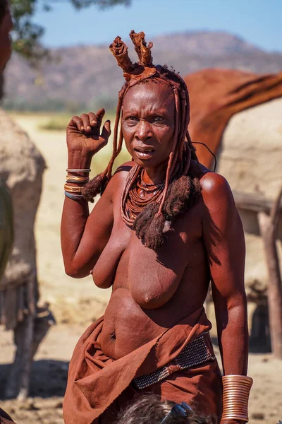 Opuwo Namibia Juli 2019 Unbekannte Himba Frau Mit Der Typischen — Stockfoto