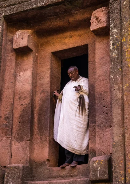 Lalibela Äthiopien Februar 2020 Äthiopier Der Berühmten Felsenkirche Saint George — Stockfoto