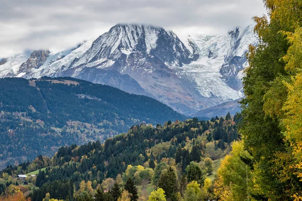 Franska Alperna Hösten Väg Nära Megeve Frankrike Europa Höga Bergen — Stockfoto