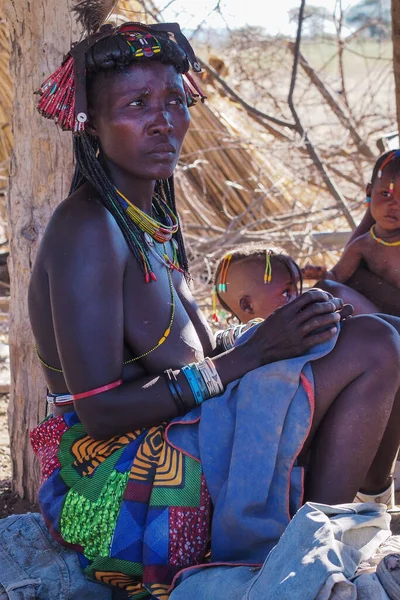 Opuwo Namibia Juli 2019 Unbekannte Himba Frau Mit Der Typischen — Stockfoto