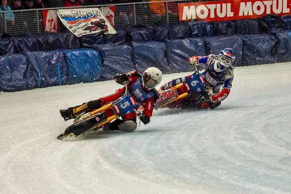 Inzell ドイツ 2019年3月16日 World Ice Speedway Championship スポーツは衰退した後にスポーツアリーナに戻ります — ストック写真