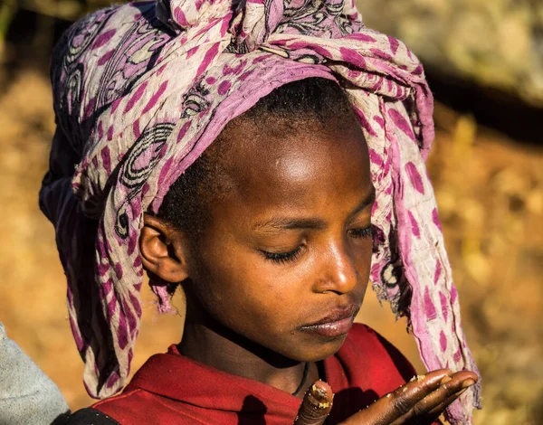 Aksum Ethiopia Feb 2020 Ethiopian Girl Road Axum Simien Mountains — Stock Photo, Image