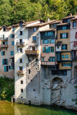 Pont en Royans, Fransa 'nın güneydoğusundaki Isere Vadisi yakınlarındaki Vercors milli parkında büyüleyici bir ortaçağ köyü.