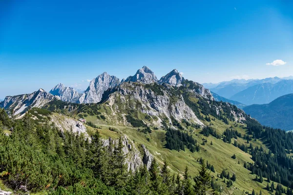 Vista Famosa Montaña Roja Flueh Gimpel Valle Tannheim Austria — Foto de Stock