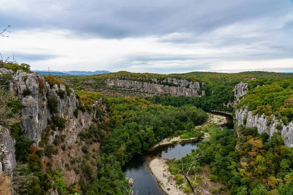 Ποταμός Στο Όμορφο Φαράγγι Ardeche Κοντά Στο Casteljau Στη Γαλλία — Φωτογραφία Αρχείου