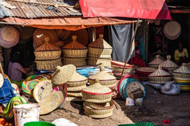 Addis Ababa, Etiyopya - 15 Şubat 2020: Addis Mercato, Etiyopya, Afrika 'nın en büyük pazarı.