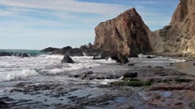 Cabo de Gata Nijar Park 'ın Rocky Sahili, Almerya, İspanya. Endülüs en büyük koruma alanı.