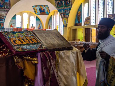 Aksum, Etiyopya - Şubat 09, 2020: Etiyopya Kilisesi, Etiyopya 'nın Axum kentindeki tüm Ortodoks Etiyopyalılar için en kutsal yer..
