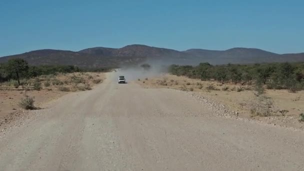 Conduciendo Por Una Carretera Polvorienta Entre Opuwo Sesfontein Joubert Pass — Vídeos de Stock