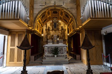 Hırvatistan 'ın Split kentindeki Diocletian Sarayı' nın antik Saint Domnius Katedrali 'nin içi