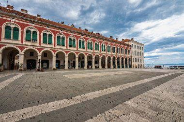 Hırvatistan Cumhuriyeti Meydanı, Trg the-like, Hırvatistan 'ın Split kentinde Prokurative olarak da bilinir.