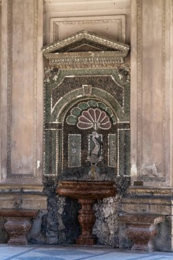 Dianatempel ile Münih 'teki Hofgarten Parkı. Diana Pavyonu ve Münih ve Odeonsplatz 'ın bitişiğindeki Hofgarten arazisi..